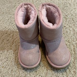 Pink glitter Ugg’s size toddler 7